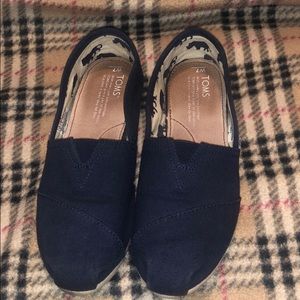 Toms shoes, size 7 Wide